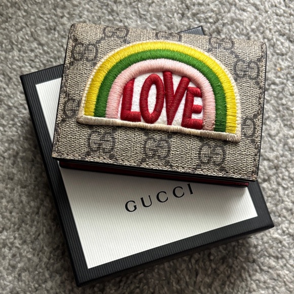 Gucci GG Supreme Rainbow Love Compact Wallet - Picture 1 of 12